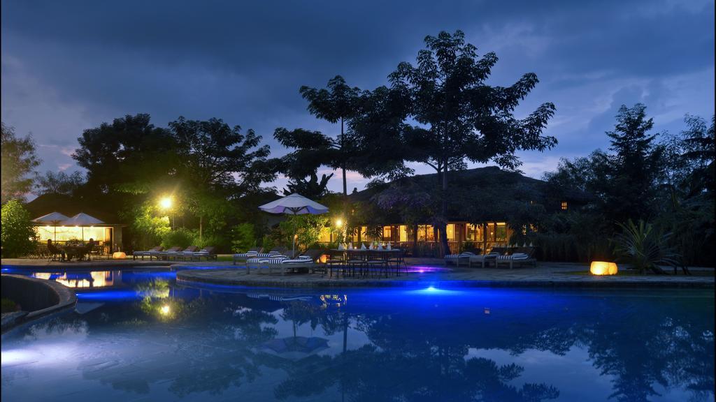 บาราฮี จังเกิ้ล ลอดจ์ Hotel Meghauli ภายนอก รูปภาพ