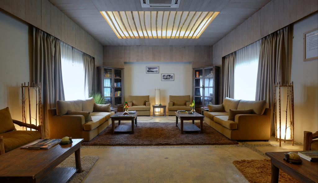 บาราฮี จังเกิ้ล ลอดจ์ Hotel Meghauli ภายนอก รูปภาพ