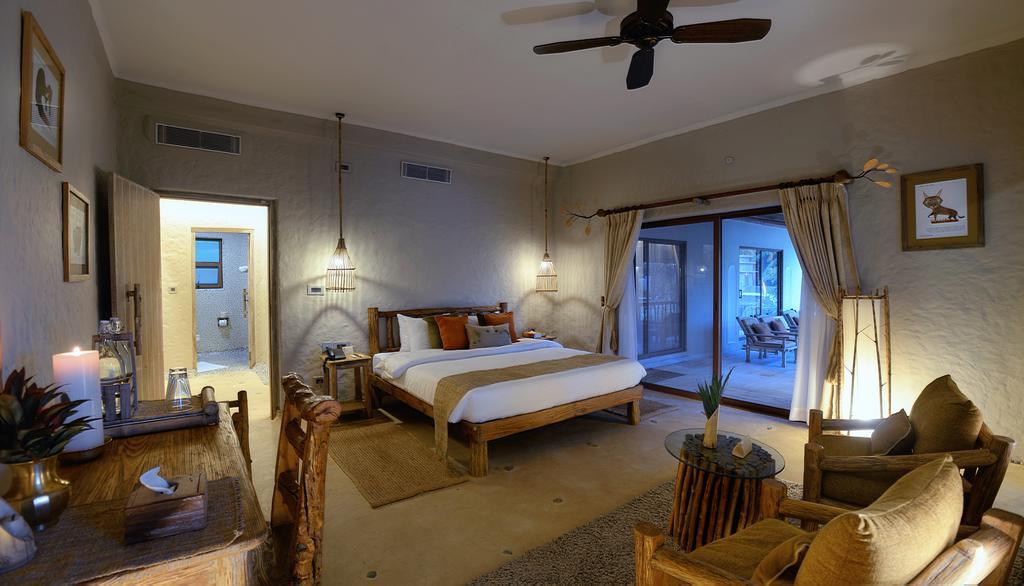 บาราฮี จังเกิ้ล ลอดจ์ Hotel Meghauli ภายนอก รูปภาพ